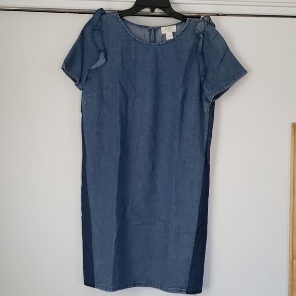 Dress - Picture 1 of 3